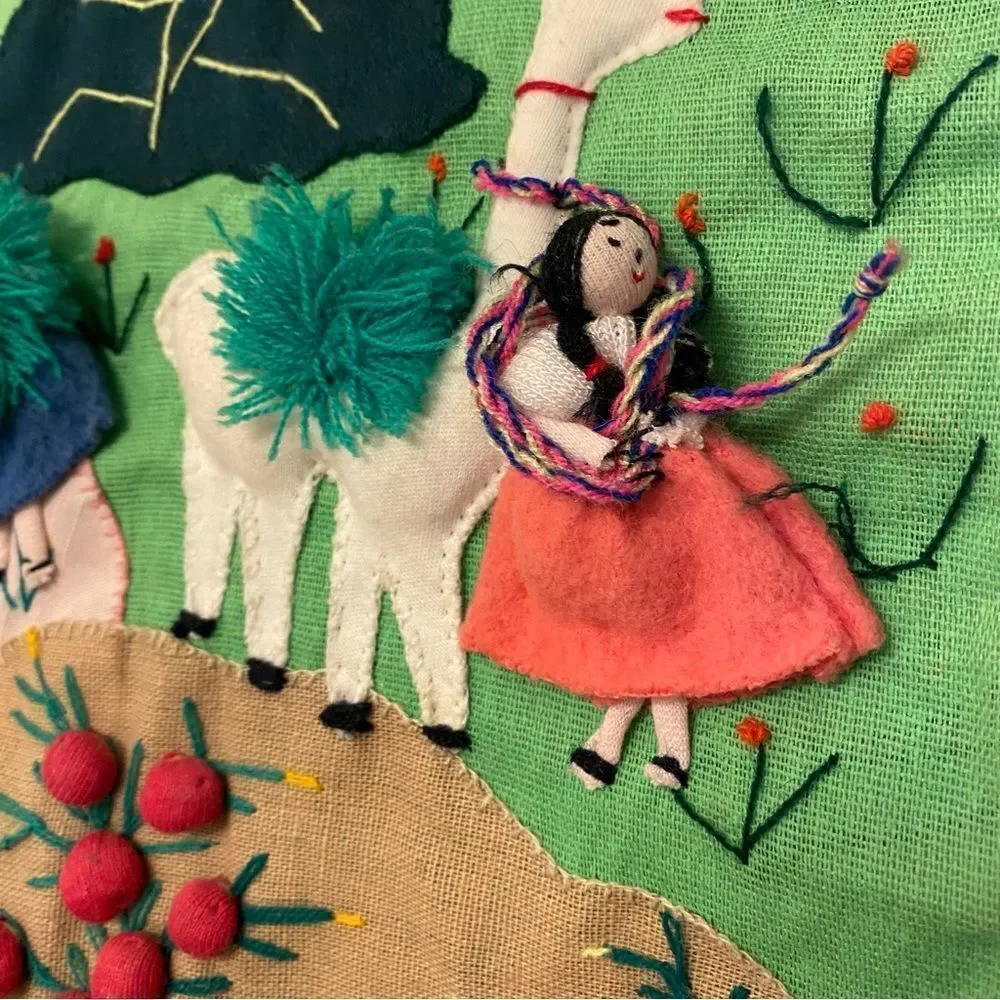 Peruvian Arpillera Textile Folk Art Embroidered Applique 3D Wall tapestry 19x18